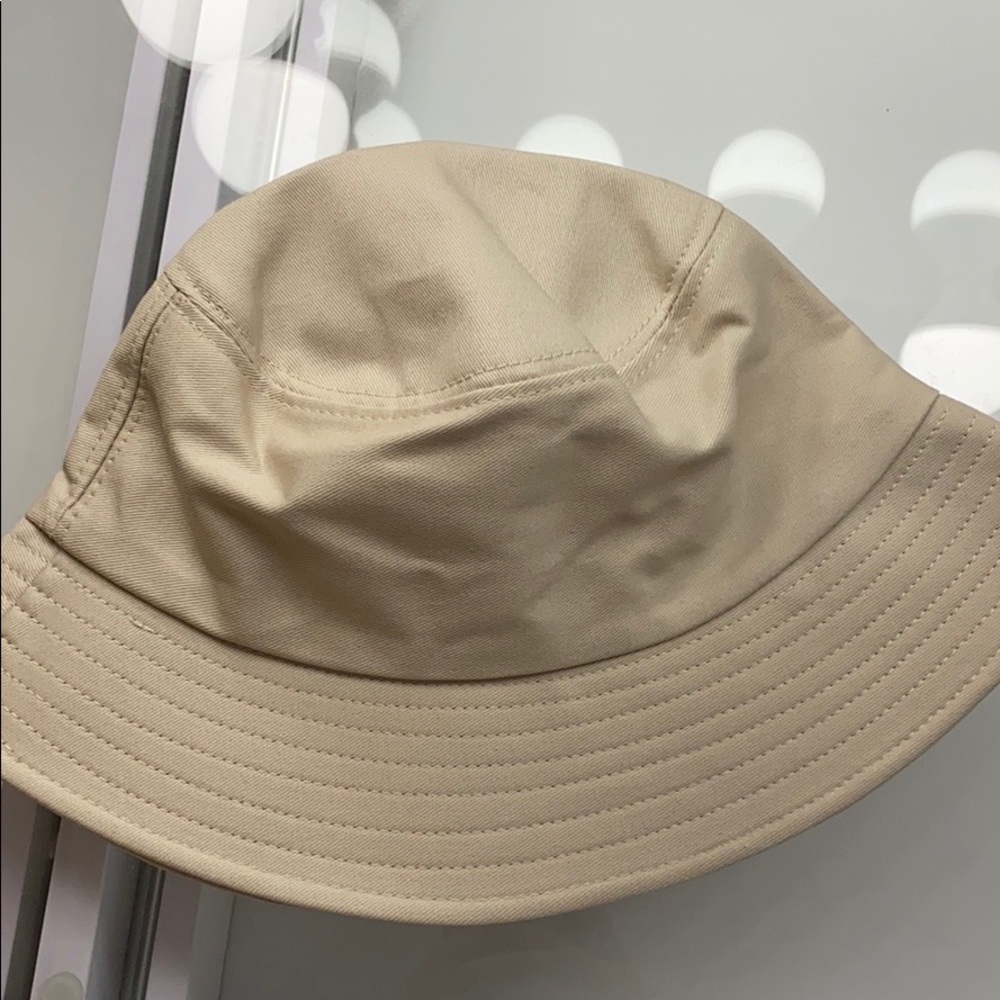 Bucket hat